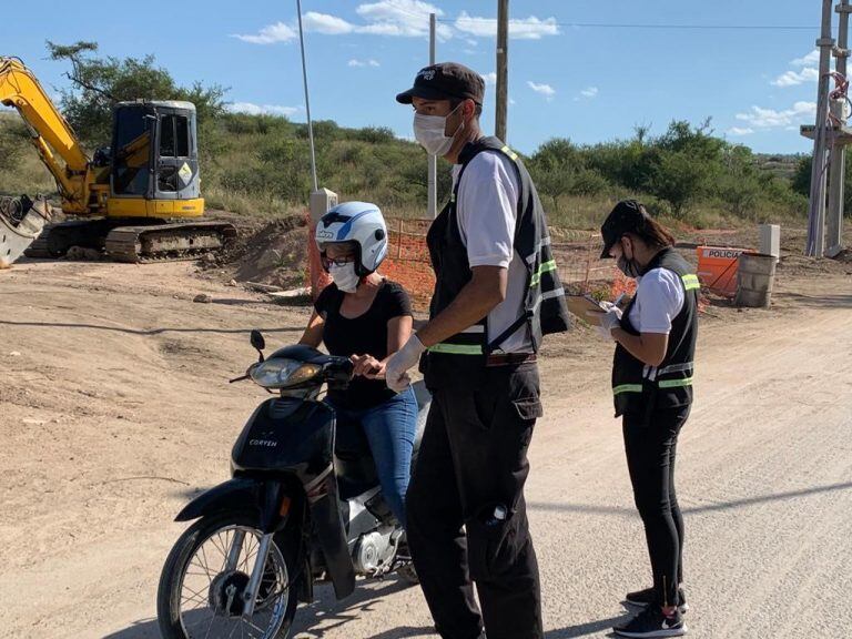 Controles municipales en calles y accesos a Villa Carlos Paz. (Foto: Municipal),