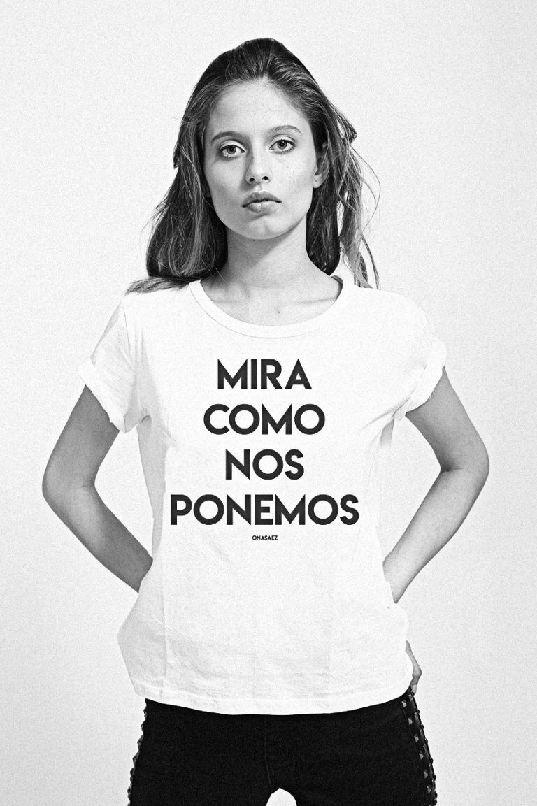 La remera de la polémica con la frase "Mirá cómo nos ponemos".