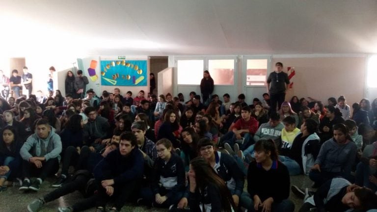 caleta acto por el dia mundial del libro