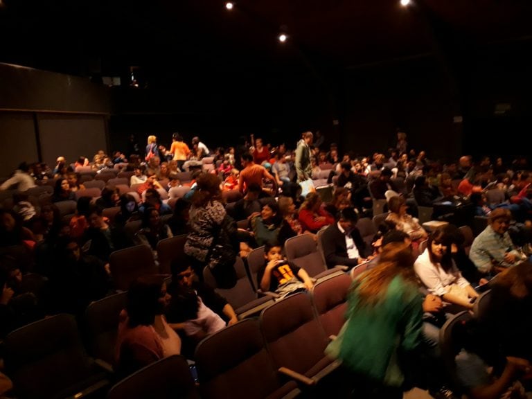 Sala llena para ver a los chicos del CAAD