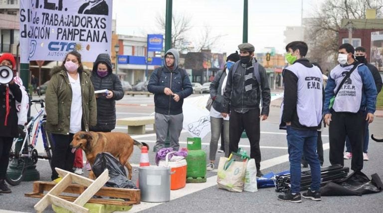 Reclaman porque han quedado relegados del sistema (Vía Santa Rosa)