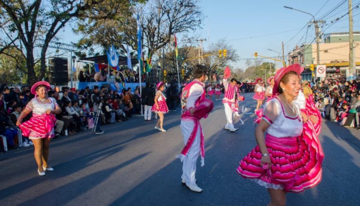 Colorido desfile celebró en Jujuy la Independencia de Bolivia