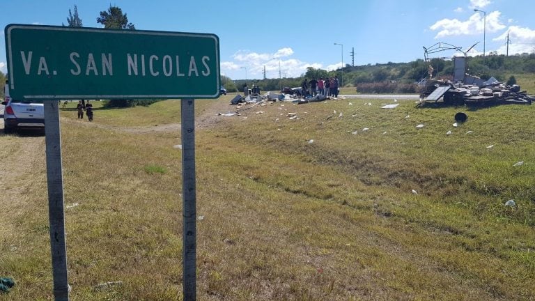 El food truck colisionó en la autopista Córdoba Carlos Paz, en San Nicolás.