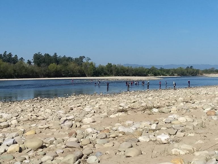 Detectaron a más de 30 bolivianos ingresando al país por un paso clandestino. (Policía de Salta)