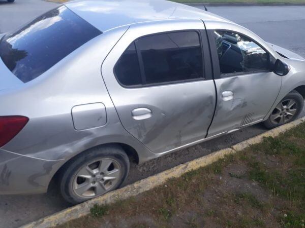 Uno de los autos dañados en el accidente múltiple en una de las avenidas principales de la ciudad. Foto: Eqs Notas