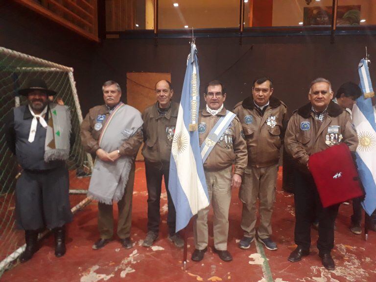 Centro de Excombatiente de Malvinas en Ushuaia, en la Vigilia esperando el 25