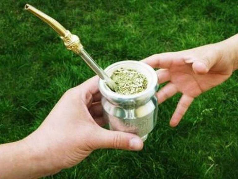 La tradición de compartir un mate podría verse afectada por el precio.