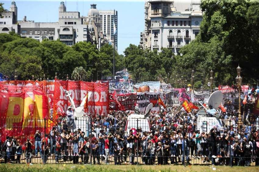 Los movimientos de Izquierda fueron los apuntados por iniciar los enfrentamientos con la policía. (Foto: Federico López Claro)