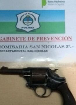 Entre los objetos secuestrados estaba el arma con el que se perpetró el ataque. (El Informante)