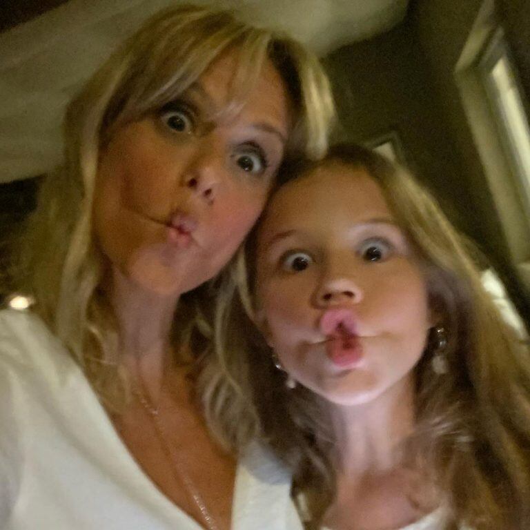 Mariana Fabbiani posó junto a su hija Matilda y dejó en evidencia su notable parecido (Foto: Instagram/ @marianafabbiani)