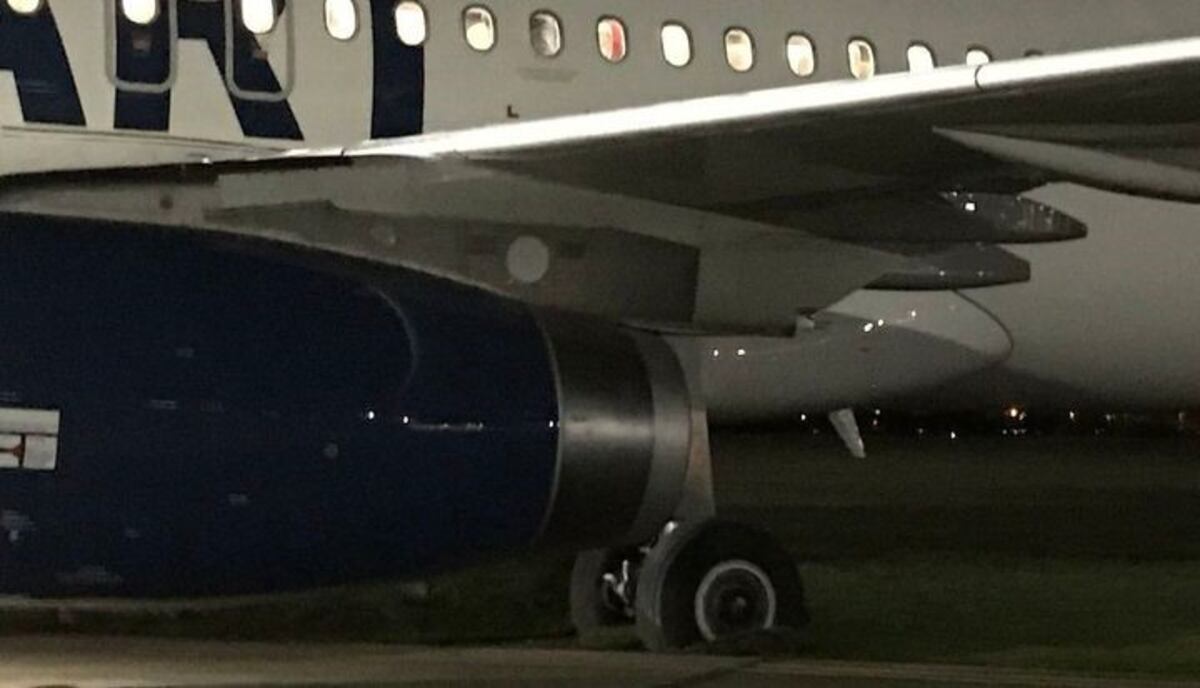 Despiste en El Palomar: Urtubey estaba a bordo de la aeronave