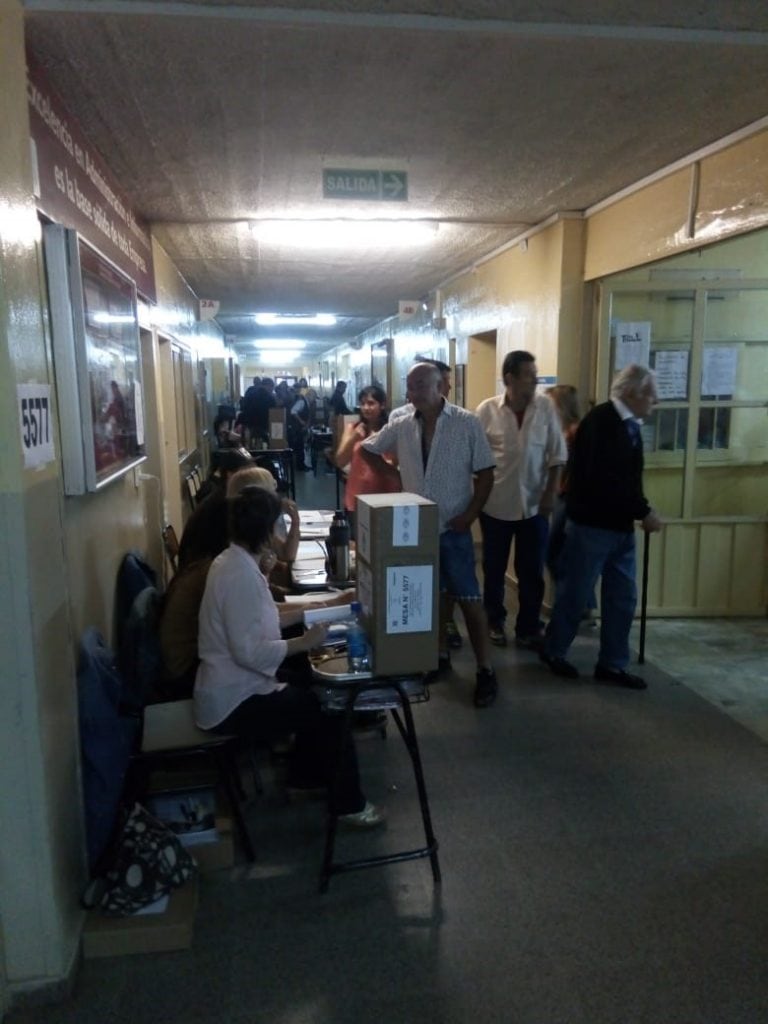 Así se desarrollan las elecciones generales en Villa Carlos Paz.