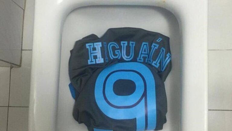 Napolitanos contra Higuaín