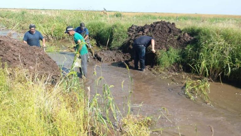 El tapón fue removido a pala (Gobierno de La Pampa)