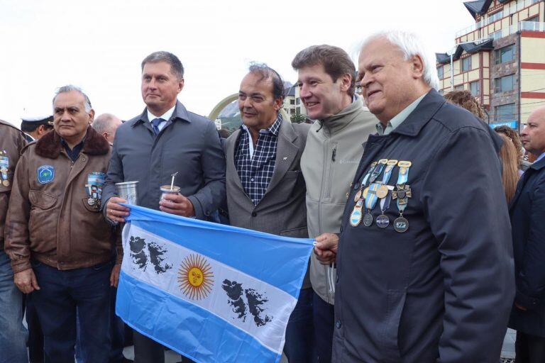 Ceremonia Homenaje a los caídos en la Guerra de Malvinas - Diplomáticos y Veteranos de Guerra juntos en apoyo de la causa Malvinas