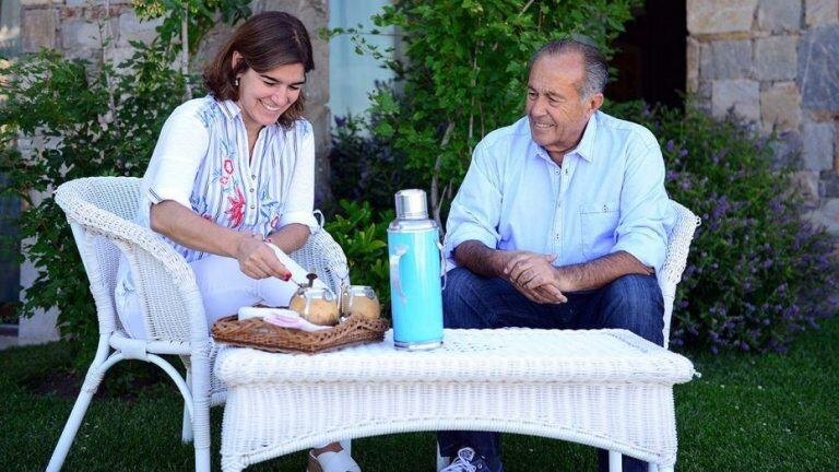 Adolfo junto a su esposa Gisela Vartalitis.