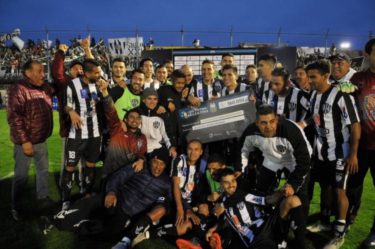 Central Córdoba eliminó a Vélez en los penales