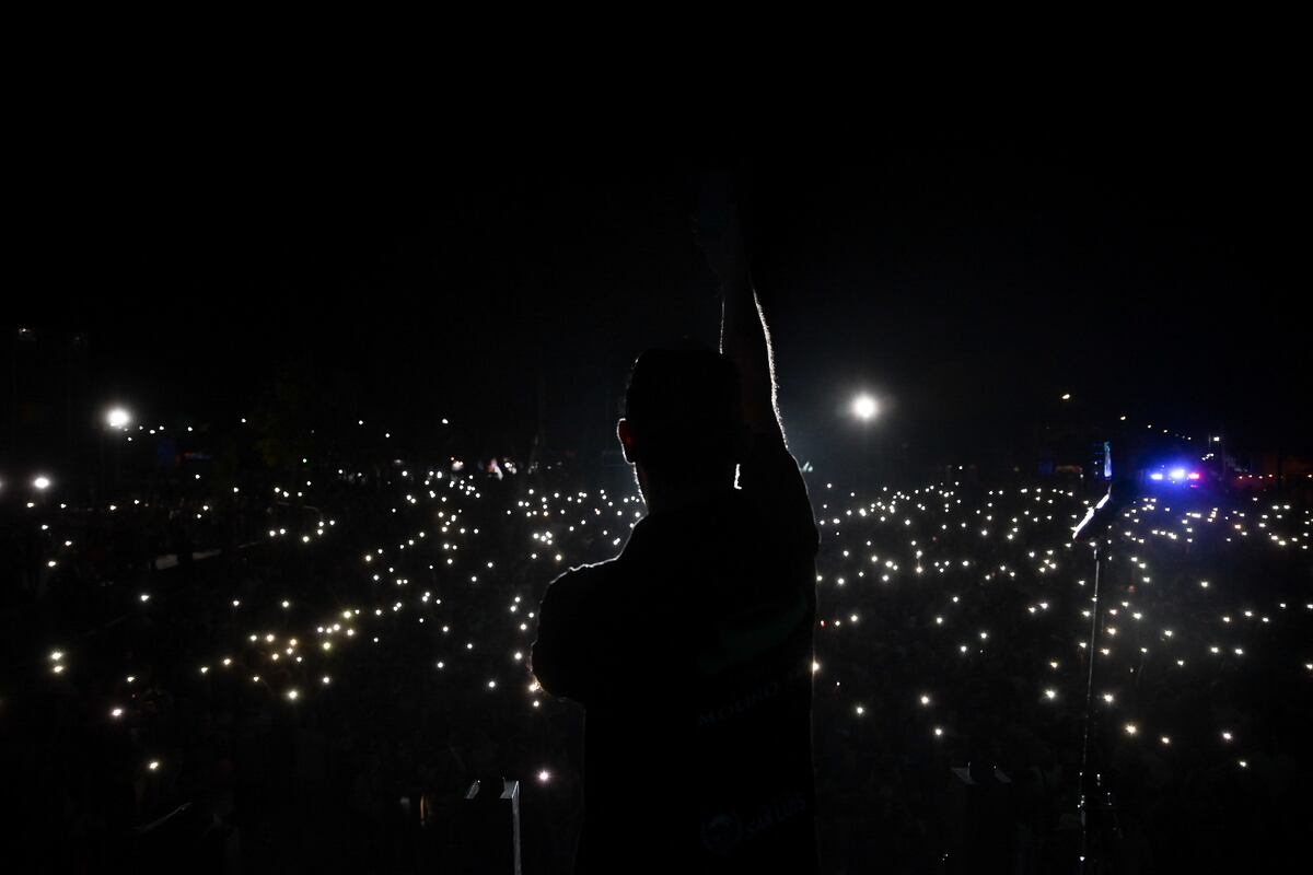 Rock en La Casa 2023: las mejores imágenes de una primer noche multitudinaria en Villa Mercedes