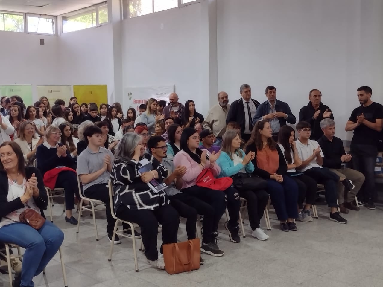 con la presencia de Alberto Sileoni, quedó inaugurado el edificio de la Escuela Secundaria Nº 9