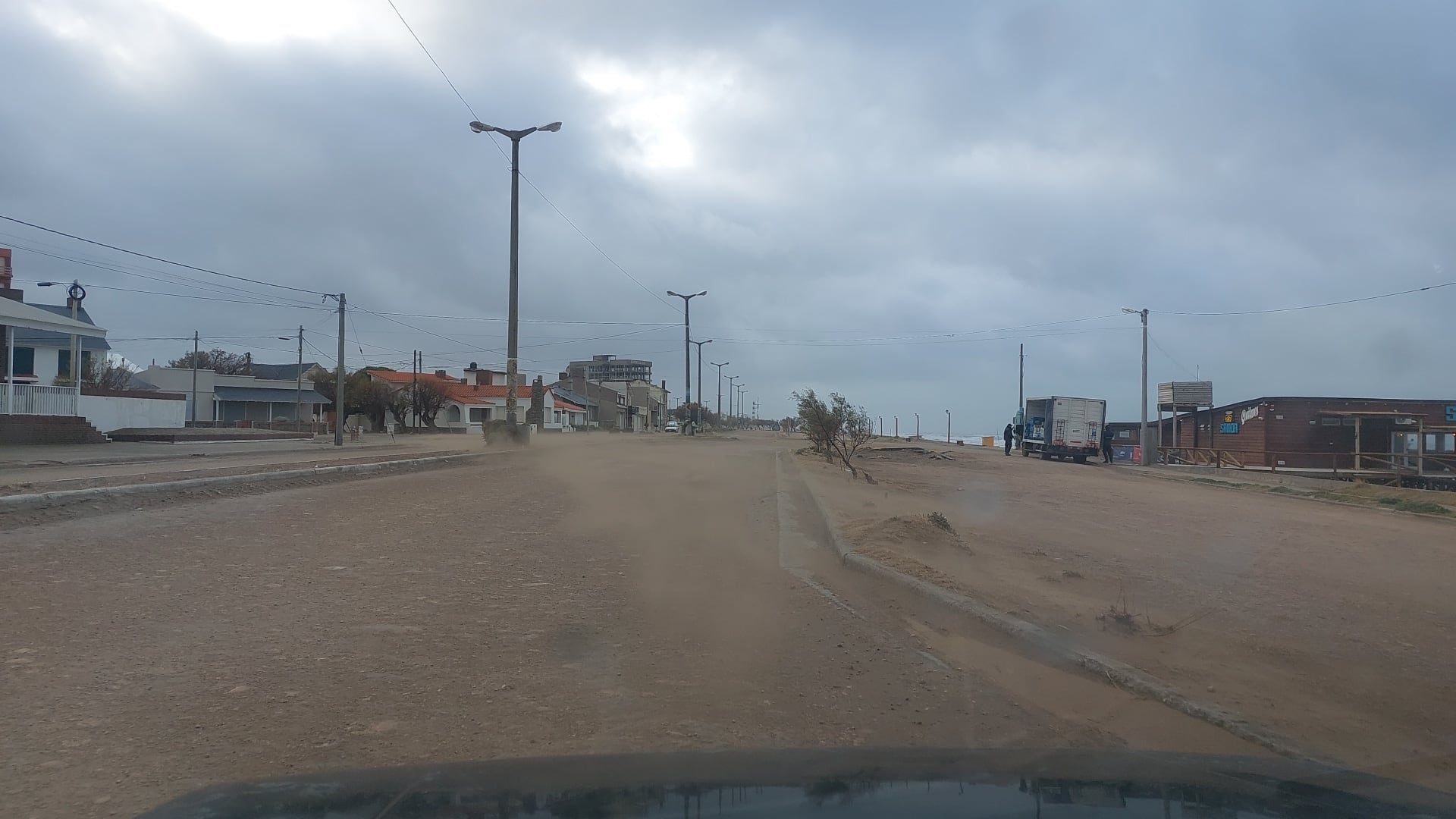 Continúa el alerta amarilla en Claromecó por los fuertes vientos