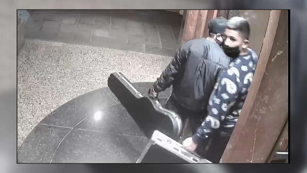 Cinco asaltantes entraron por la terraza y desvalijaron a una jubilada en Belgrano