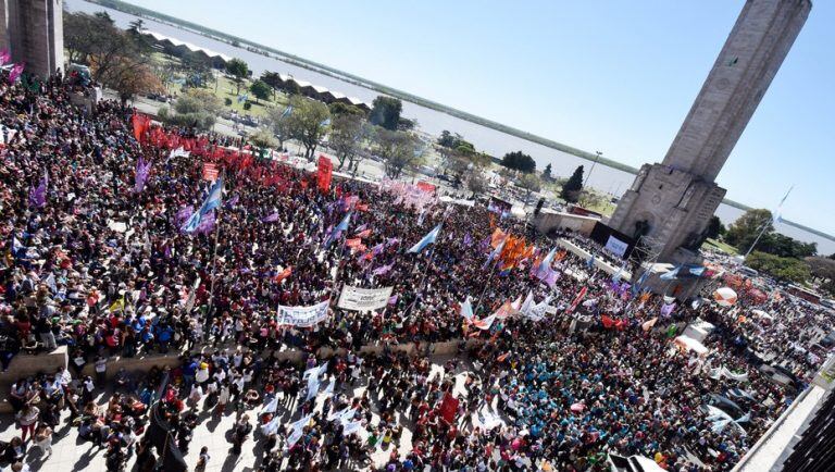 Apertura del 31 Encuentro Nacional de Mujeres en Rosario.