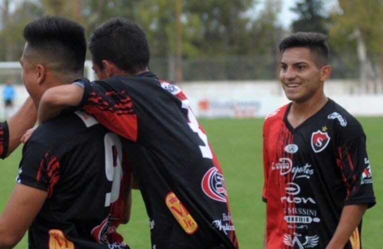 Sporting  arranca como local ante Pacífico de Cabildo