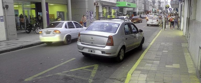 Aprueban aumento en el servicio de taxis y remises. (Archivo)