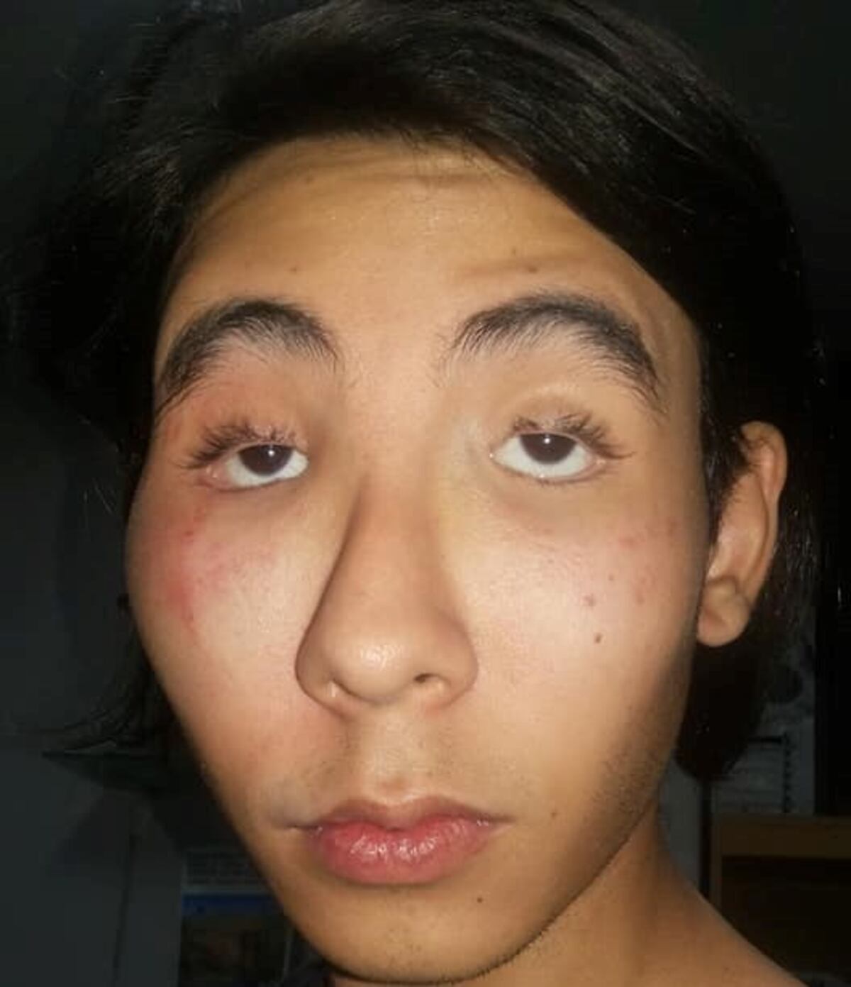 Un adolescente denunció que la policía lo golpeó y lo detuvo "por zurdo"