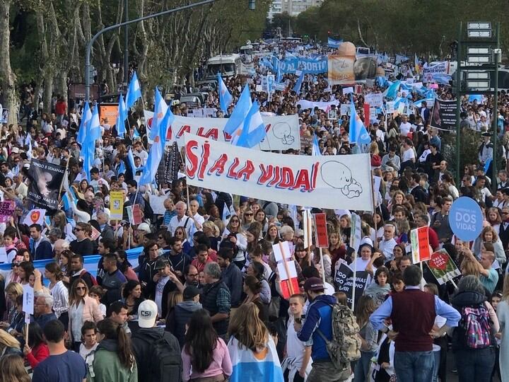 Marcha en contra del aborto en Palermo. (Foto: Twitter)