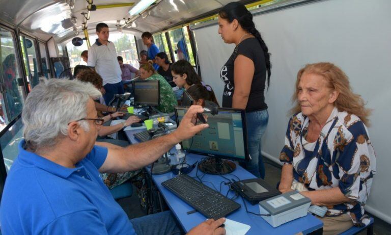 Digitalizaron en Mendoza actas de nacimiento y defunción