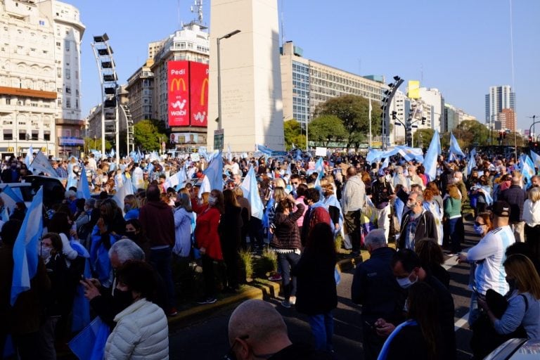 Protestas y movilizaciones en contra del Gobierno en distintos puntos del país (Foto: Clarín)