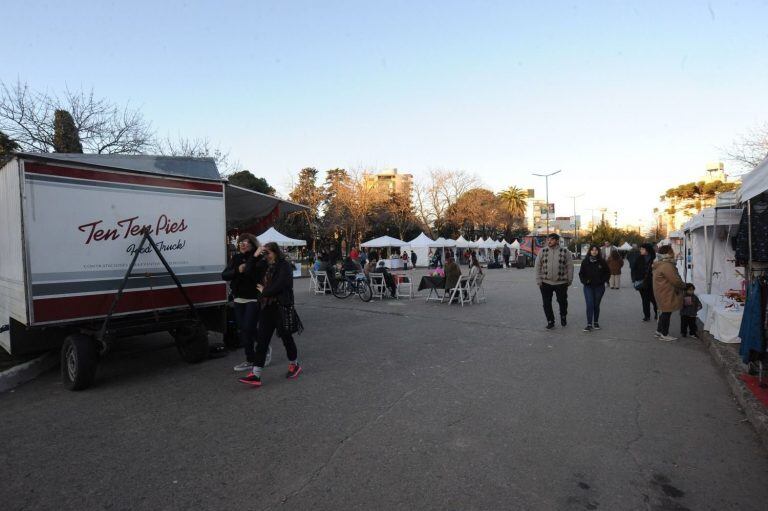 La Plata: buscan combatir el tráfico al abrir una calle entre dos plazas