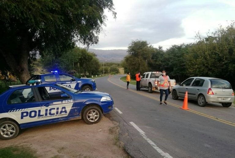 Se detuvieron a 37 personas en controles vehiculares en Punilla