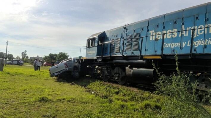 El tren Belgrano chocó a una camioneta en Presidencia de la Plaza. (Web).