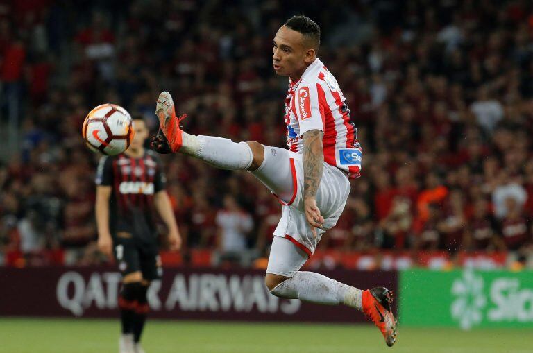 El colombiano disputó la final de la Copa Sudamericana con Atlético Paranaense. (EFE)