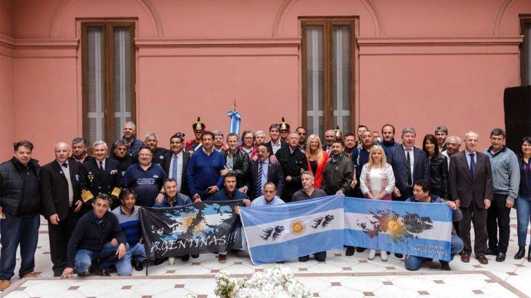 Homenaje a los héroes de Malvinas en Casa de Gobierno