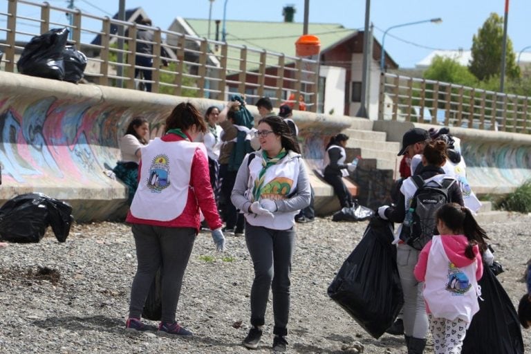 Ecomaratón en playas de la ciudad de Río Grande