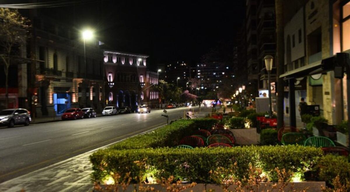Así se ve Córdoba en el inicio de la restricción en horario nocturno