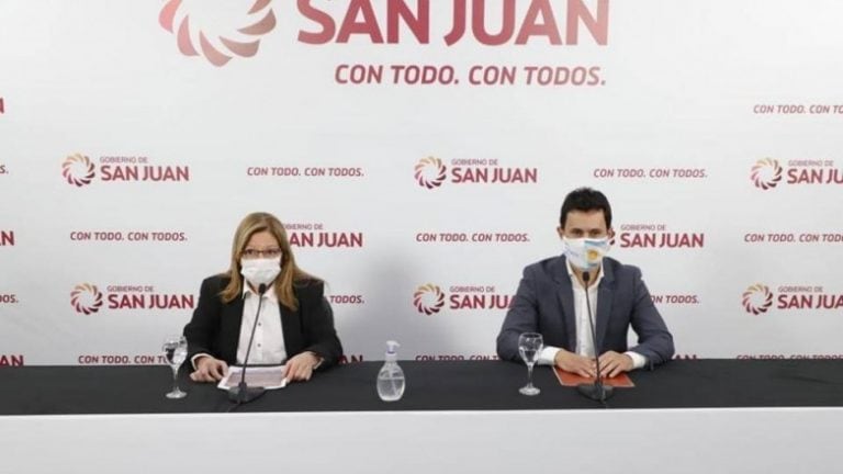 El anuncio fue realizado en conferencia de prensa.