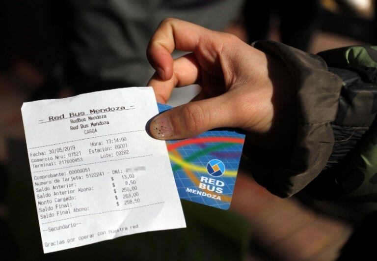 El reclamo de la gente se centró en que las tarjetas que ya estaban con carga quedaron en cero peso.