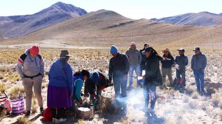 Tributo a la Pachamama, en las montañas de Jujuy