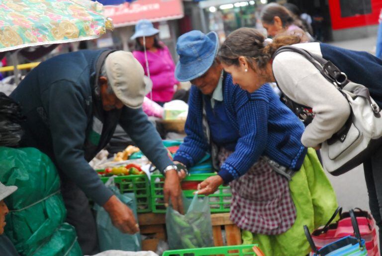 Los más diversos productos se comercializa en las ferias de Palpalá.