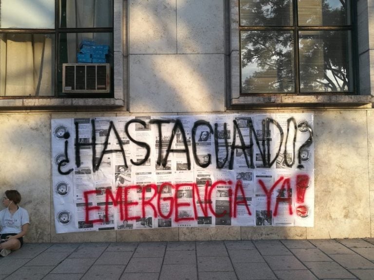 Marcha contra la violencia machista frente a los tribunales.