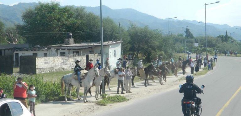 Recorrido de la imagen peregrina de la Virgen del Valle por los barrios de Catamarca. (Foto: La Voz de Catamarca).