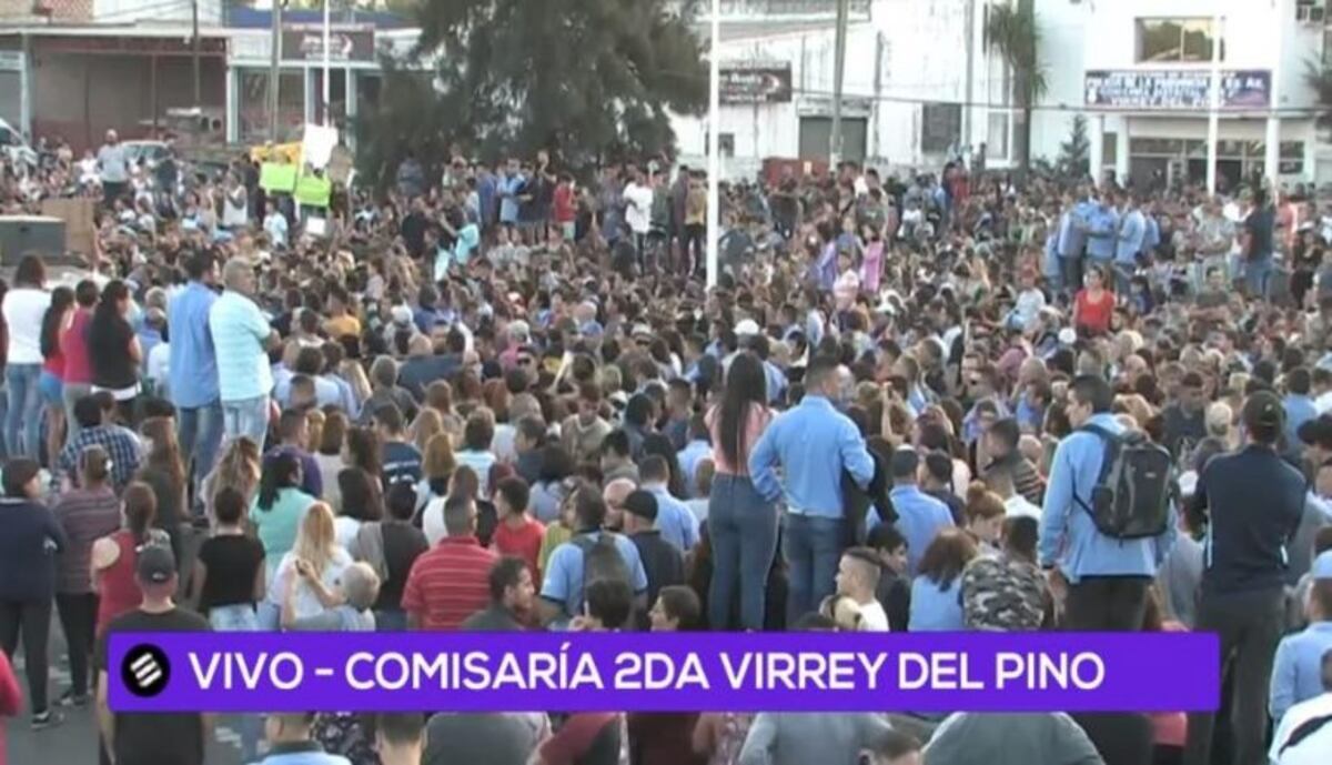 Protestaron frente a la comisaría por el asesinato del chofer en Virrey del Pino