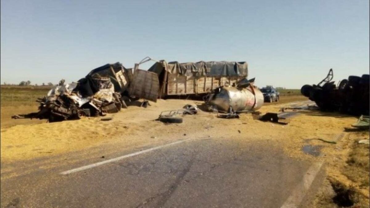 Murió un chofer en un triple choque de camiones sobre la Ruta 34