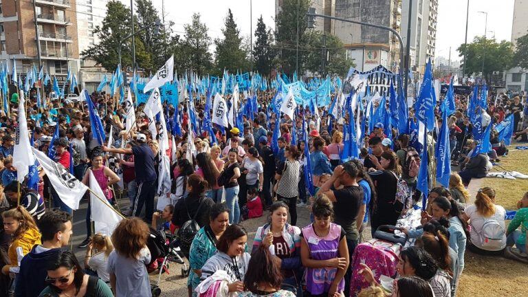 Marcha en reclamo de emergencia alimentaria.