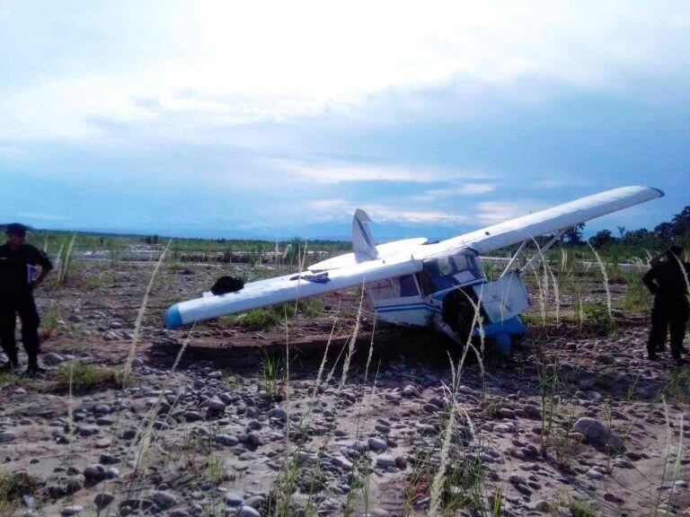 Avioneta caida en el Río Blanco, Orán. (Prensa Policía de Salta)