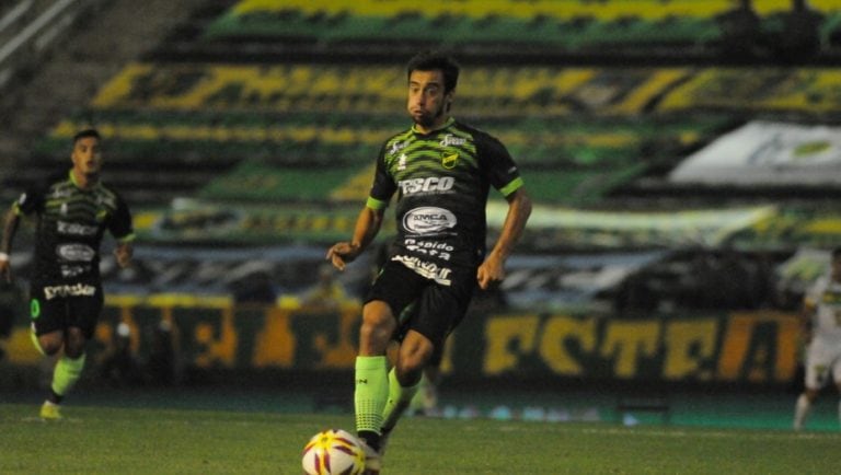 Defensa ganó y se puso a tres puntos de Racing (Foto: Olé)